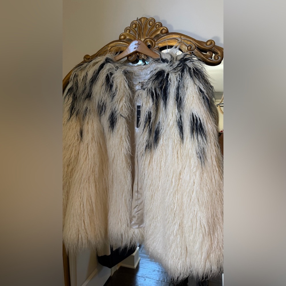 Donna Salyers Faux Fur - Picture 2 of 9